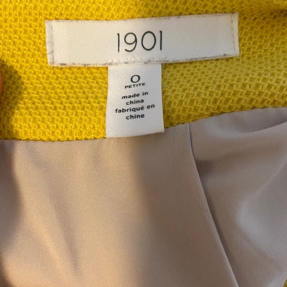 1901 button from A-line skirt size 0 P - Picture 5 of 5